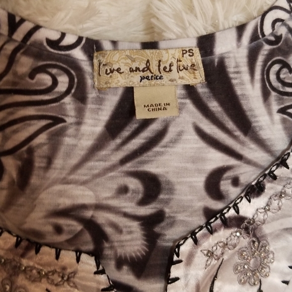 🍒4 BEAUTIFUL TOP🍒 - Picture 5 of 5